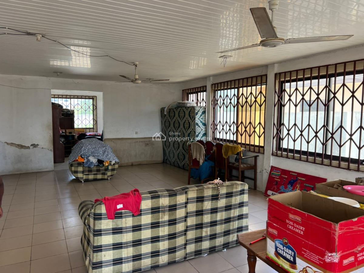 Old House in Afienya, Afienya, Afienya, Tema, Accra, House for Rent