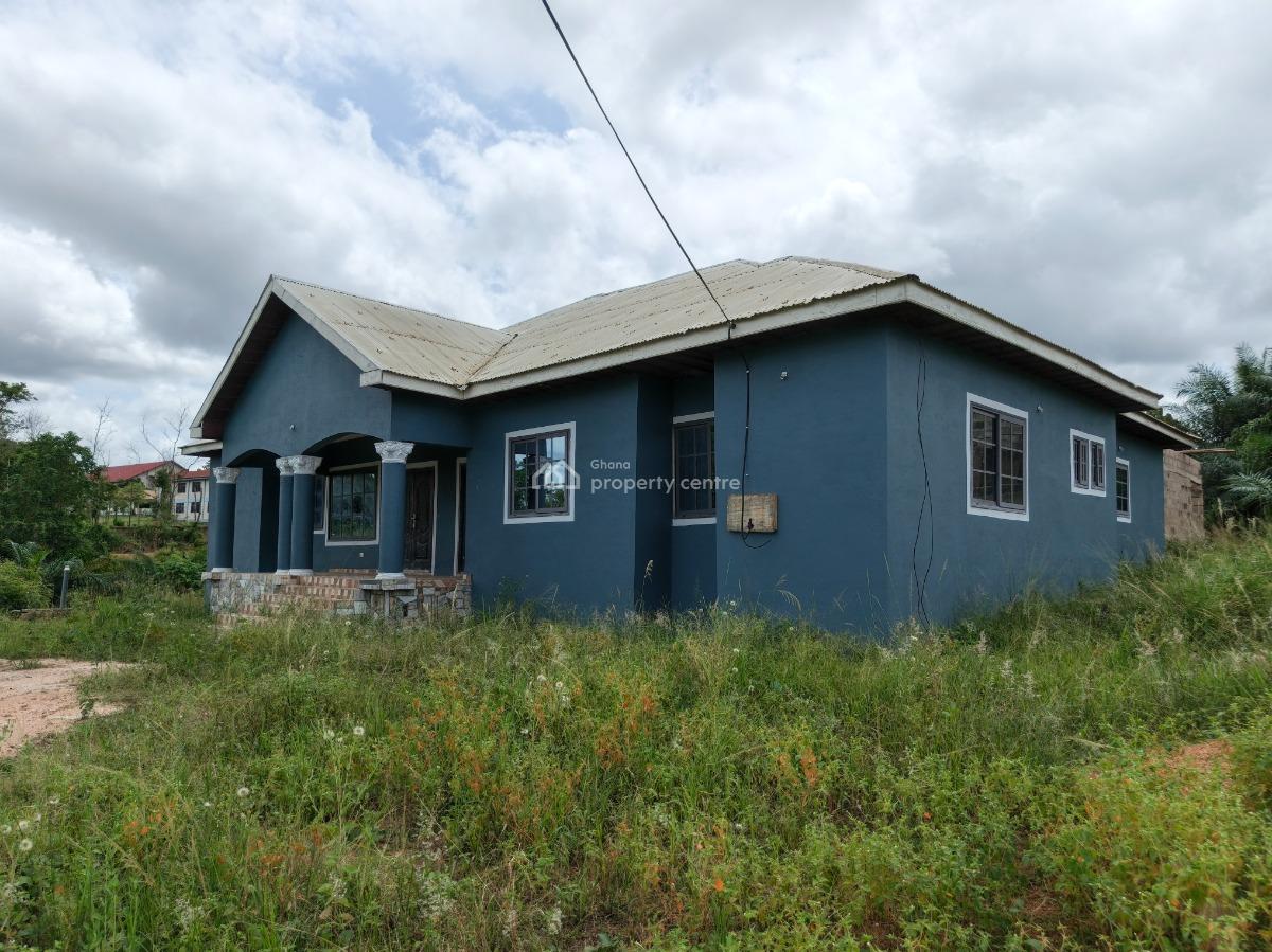 5 Bedrooms, Akropong, Near Osei Tutu Shs., Kumasi Metropolitan, Ashanti, House for Sale