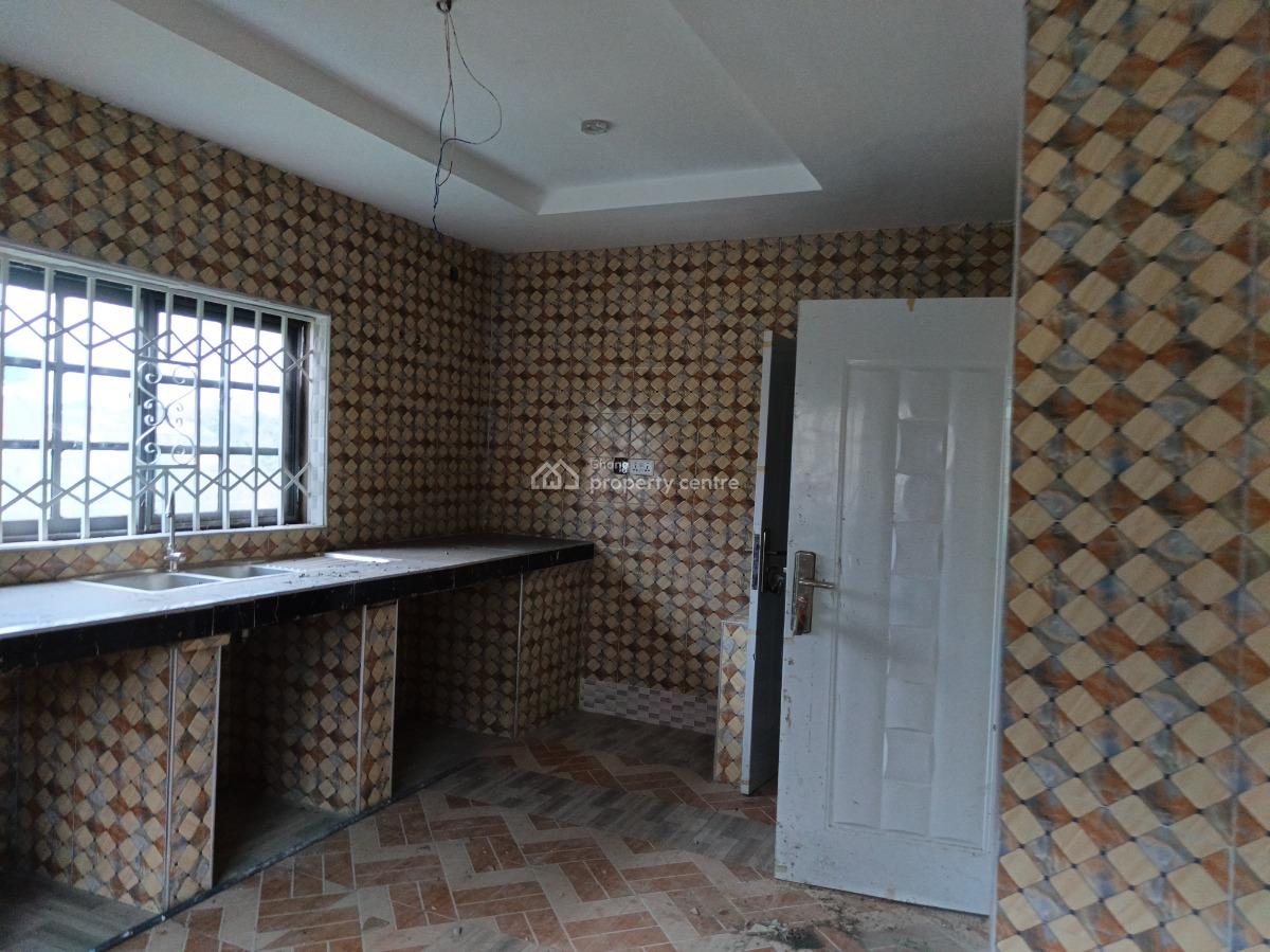 5 Bedrooms, Akropong, Near Osei Tutu Shs., Kumasi Metropolitan, Ashanti, House for Sale