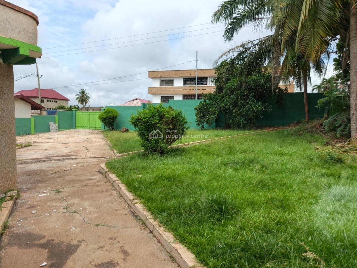 5 Bedrooms, Suame, Near Abrepo Junction., Kumasi Metropolitan, Ashanti, House for Rent