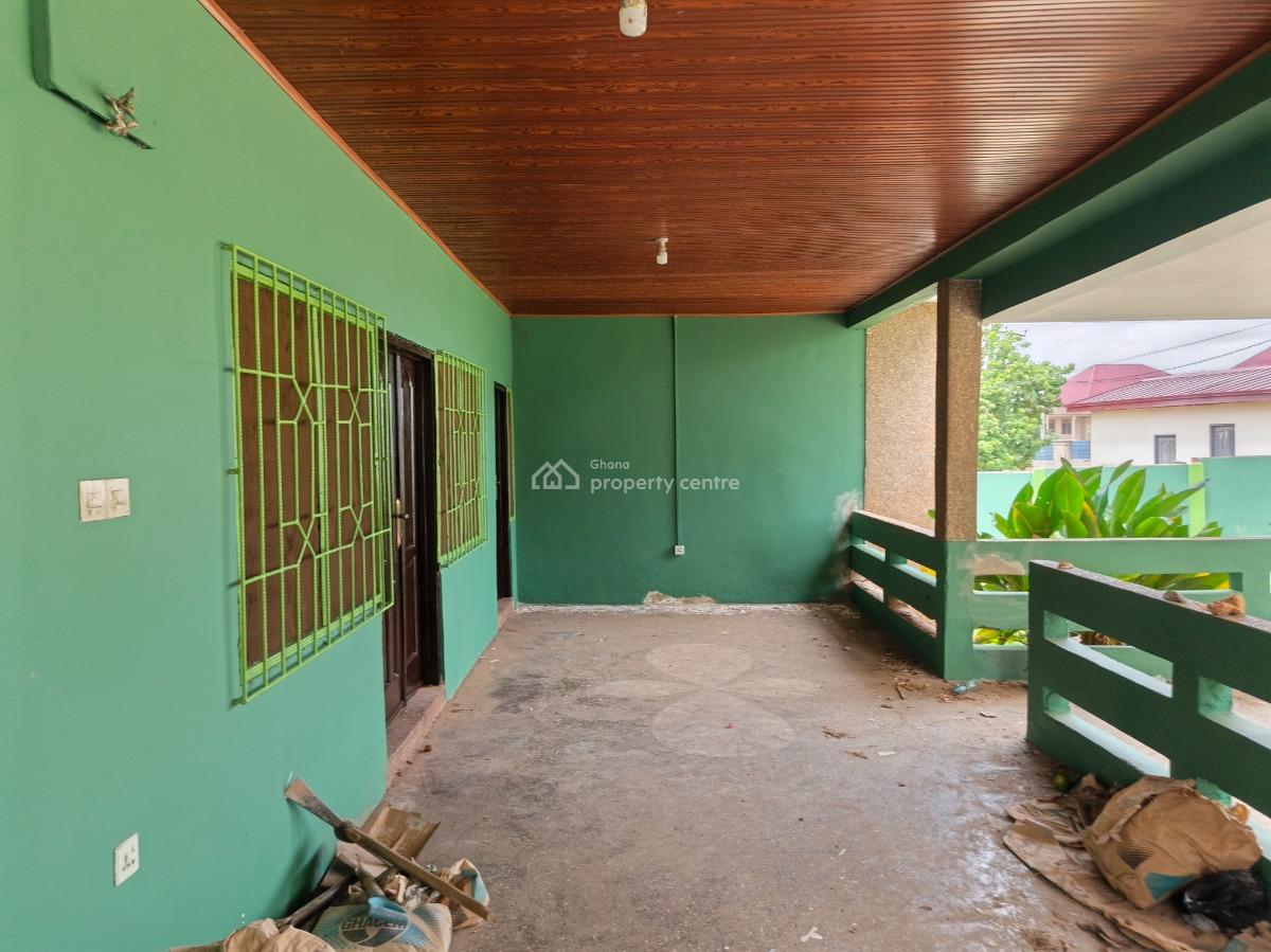 5 Bedrooms, Suame, Near Abrepo Junction., Kumasi Metropolitan, Ashanti, House for Rent