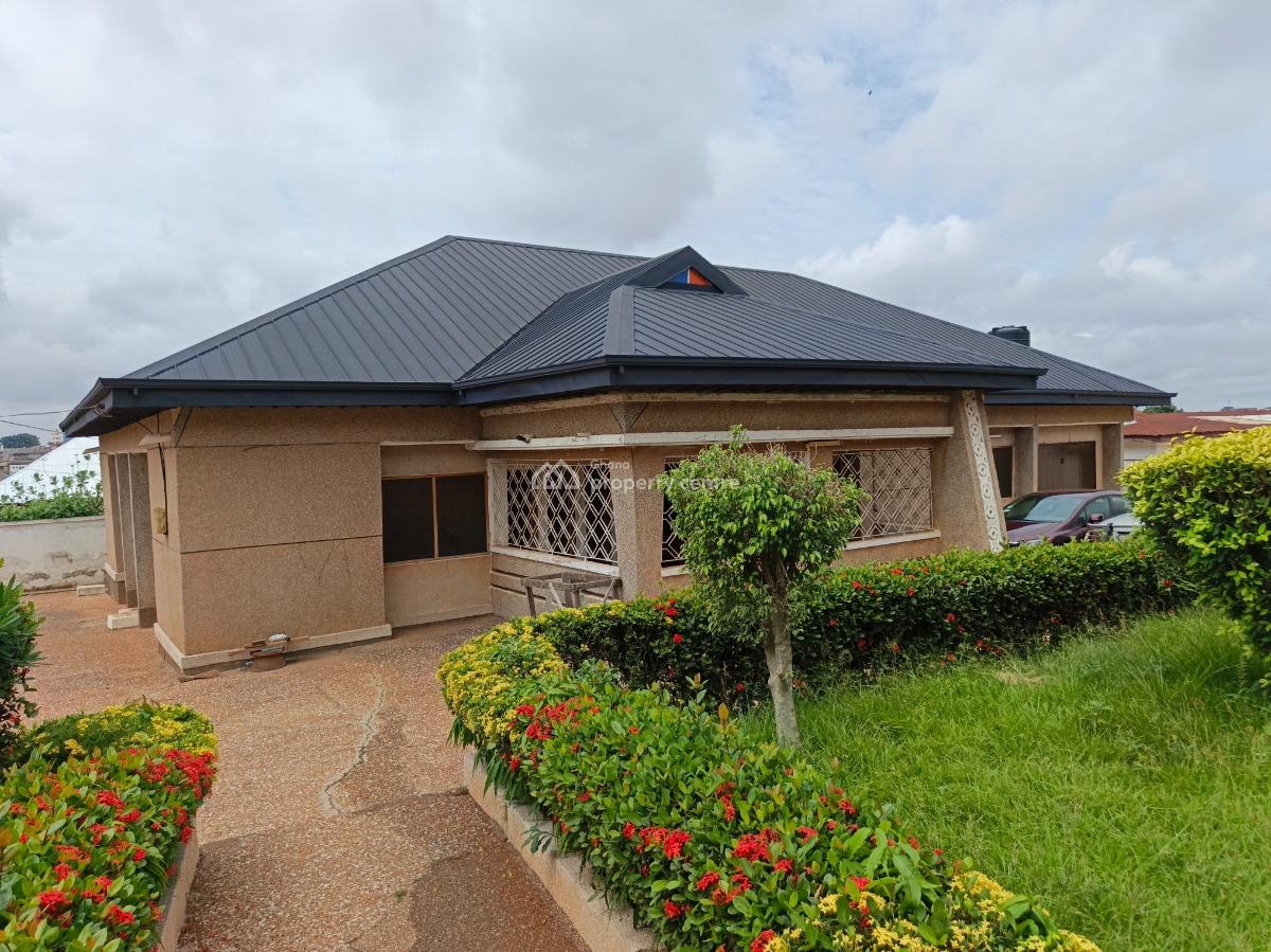 5 Bedrooms House, Suame, Near Abrepo Junction., Kumasi Metropolitan, Ashanti, House for Sale