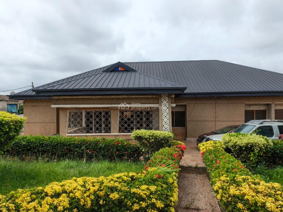 5 Bedrooms House, Suame, Near Abrepo Junction., Kumasi Metropolitan, Ashanti, House for Sale