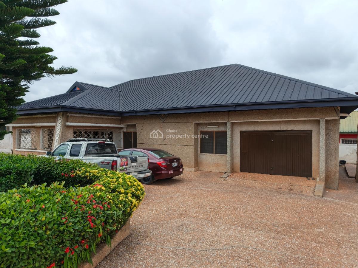 5 Bedrooms House, Suame, Near Abrepo Junction., Kumasi Metropolitan, Ashanti, House for Sale