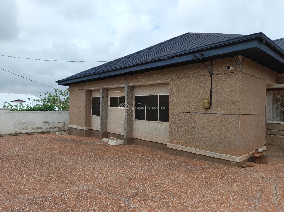 5 Bedrooms House, Suame, Near Abrepo Junction., Kumasi Metropolitan, Ashanti, House for Sale
