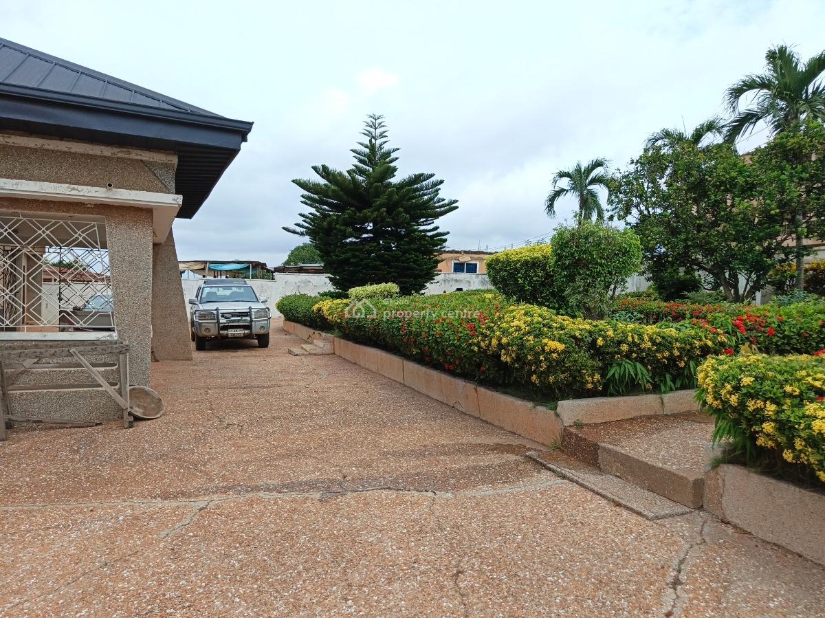 5 Bedrooms House, Suame, Near Abrepo Junction., Kumasi Metropolitan, Ashanti, House for Sale