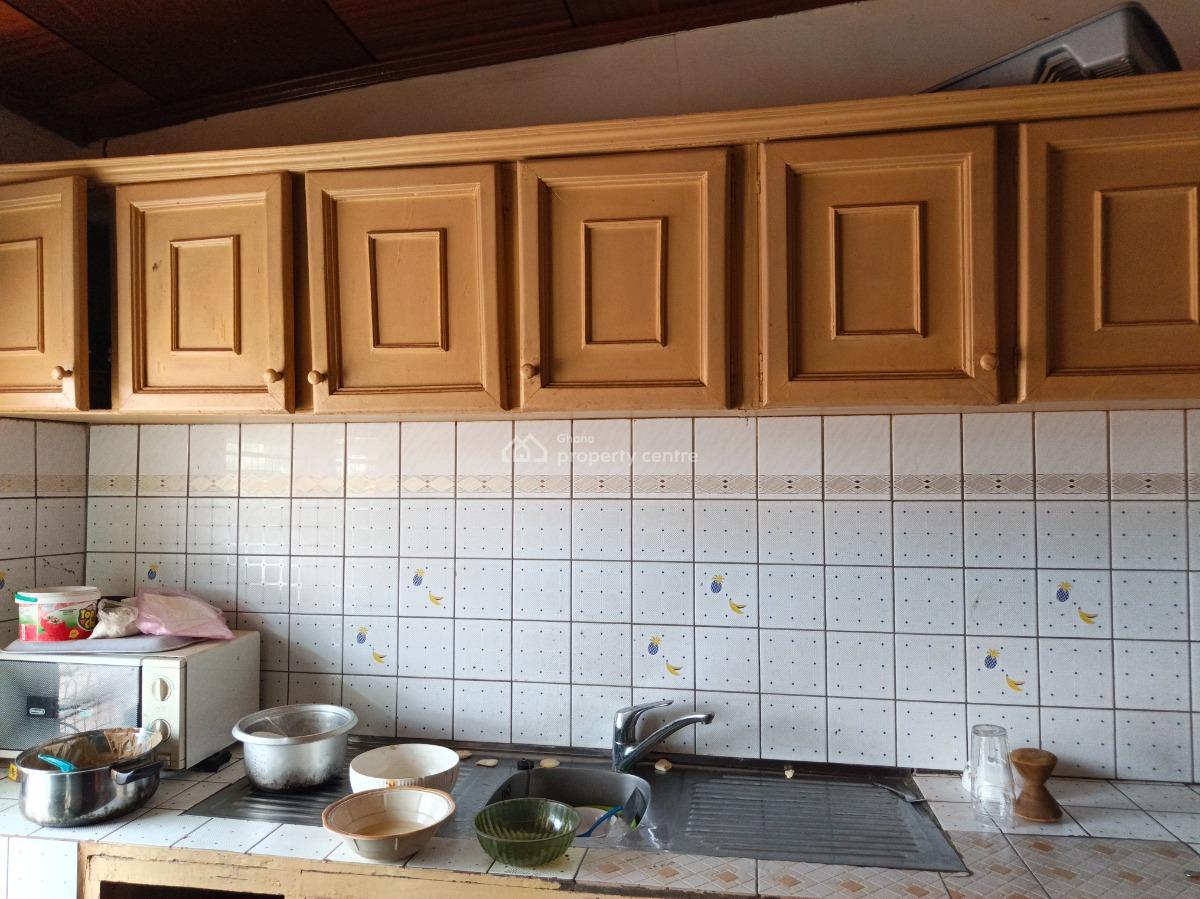5 Bedrooms House, Suame, Near Abrepo Junction., Kumasi Metropolitan, Ashanti, House for Sale