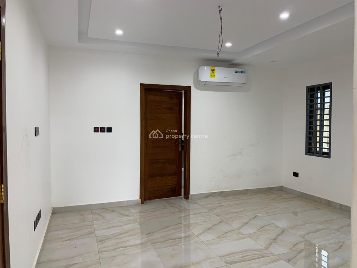 4 Bedrooms House with Boys Quarters, Oyarifa, La Nkwantanang Madina Municipal, Accra, Detached Duplex for Sale
