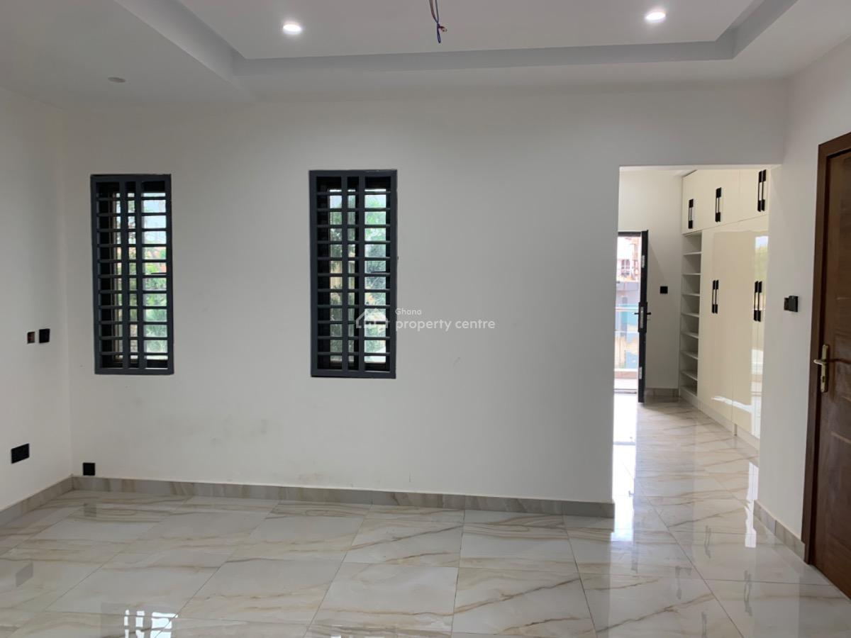 4 Bedrooms House with Boys Quarters, Oyarifa, La Nkwantanang Madina Municipal, Accra, Detached Duplex for Sale