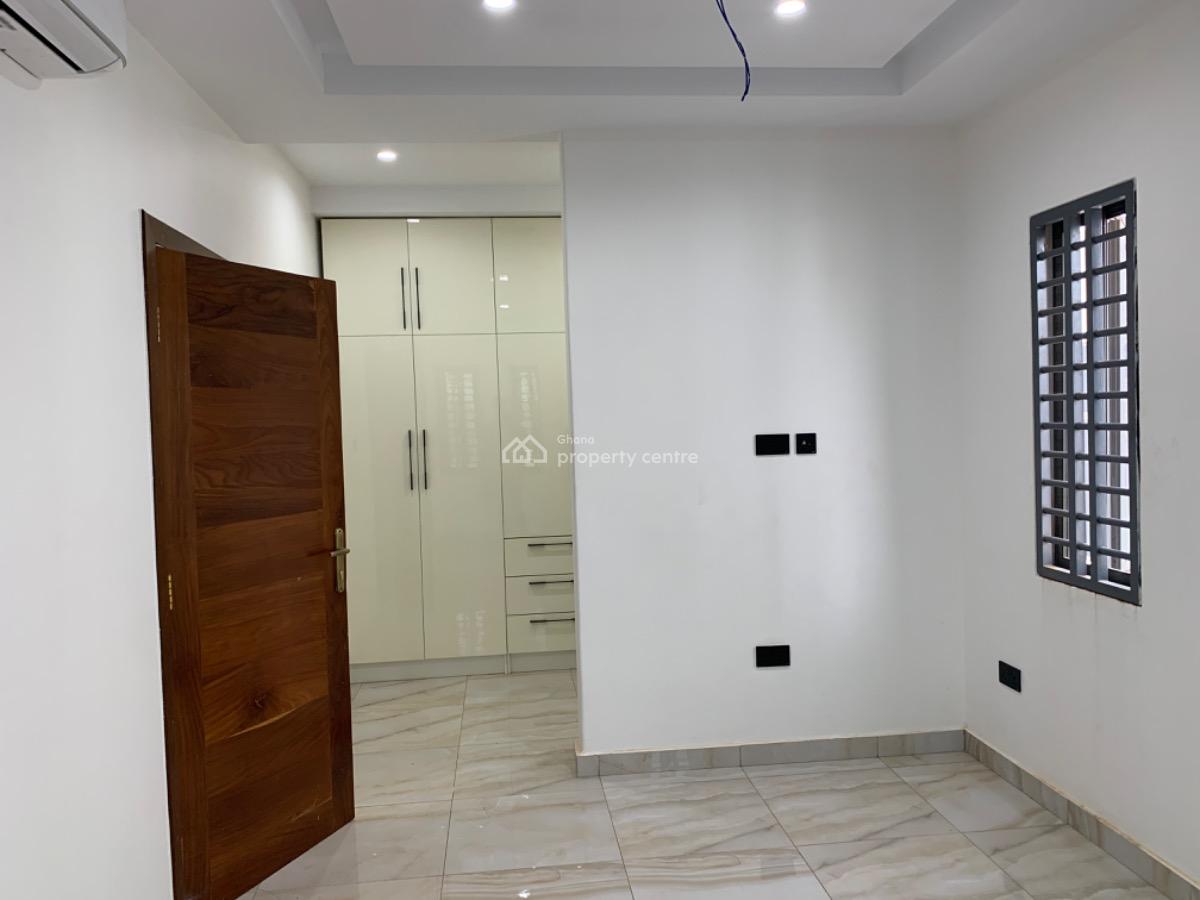 4 Bedrooms House with Boys Quarters, Oyarifa, La Nkwantanang Madina Municipal, Accra, Detached Duplex for Sale