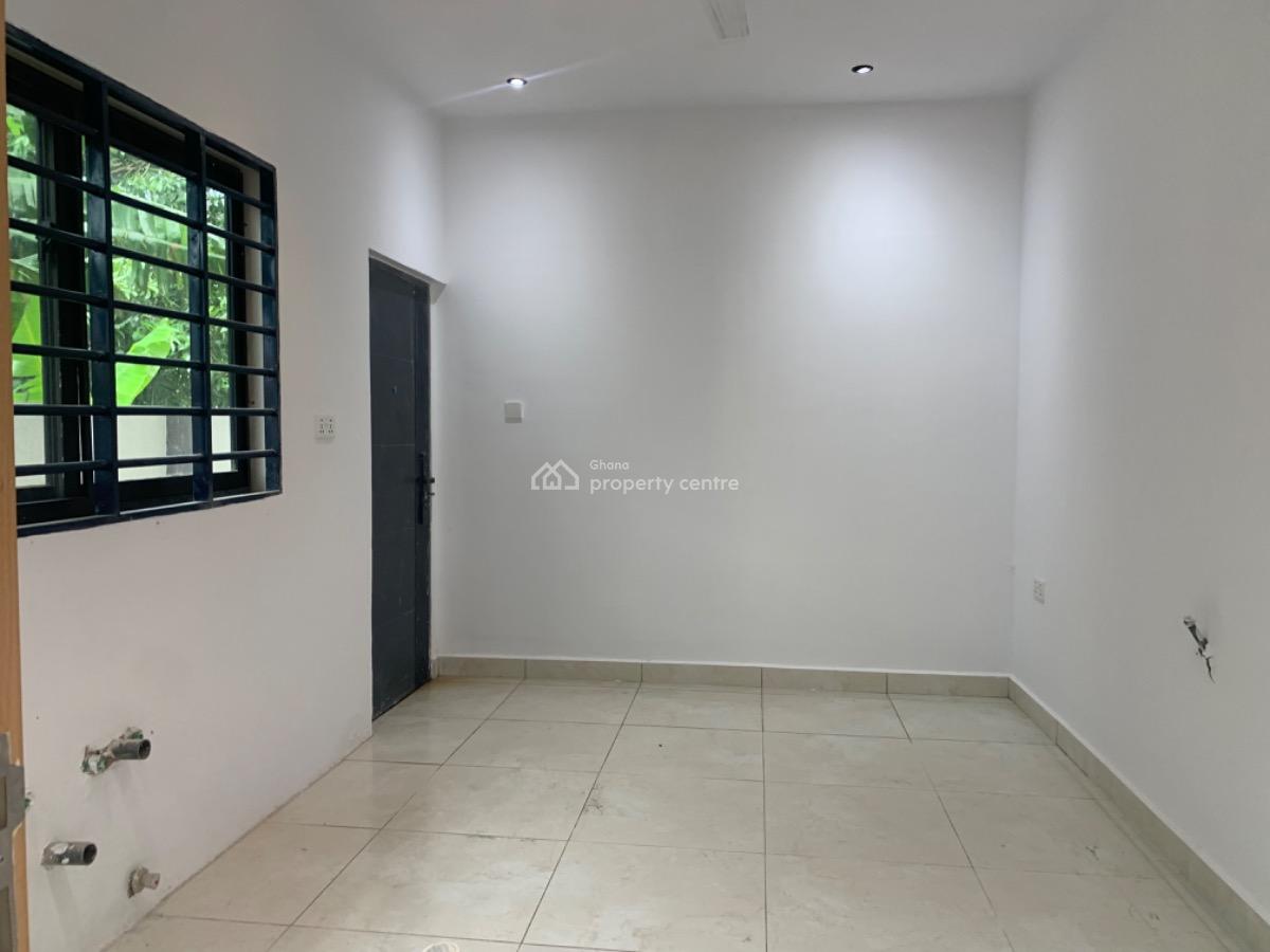 4 Bedrooms House with Boys Quarters, Oyarifa, La Nkwantanang Madina Municipal, Accra, Detached Duplex for Sale
