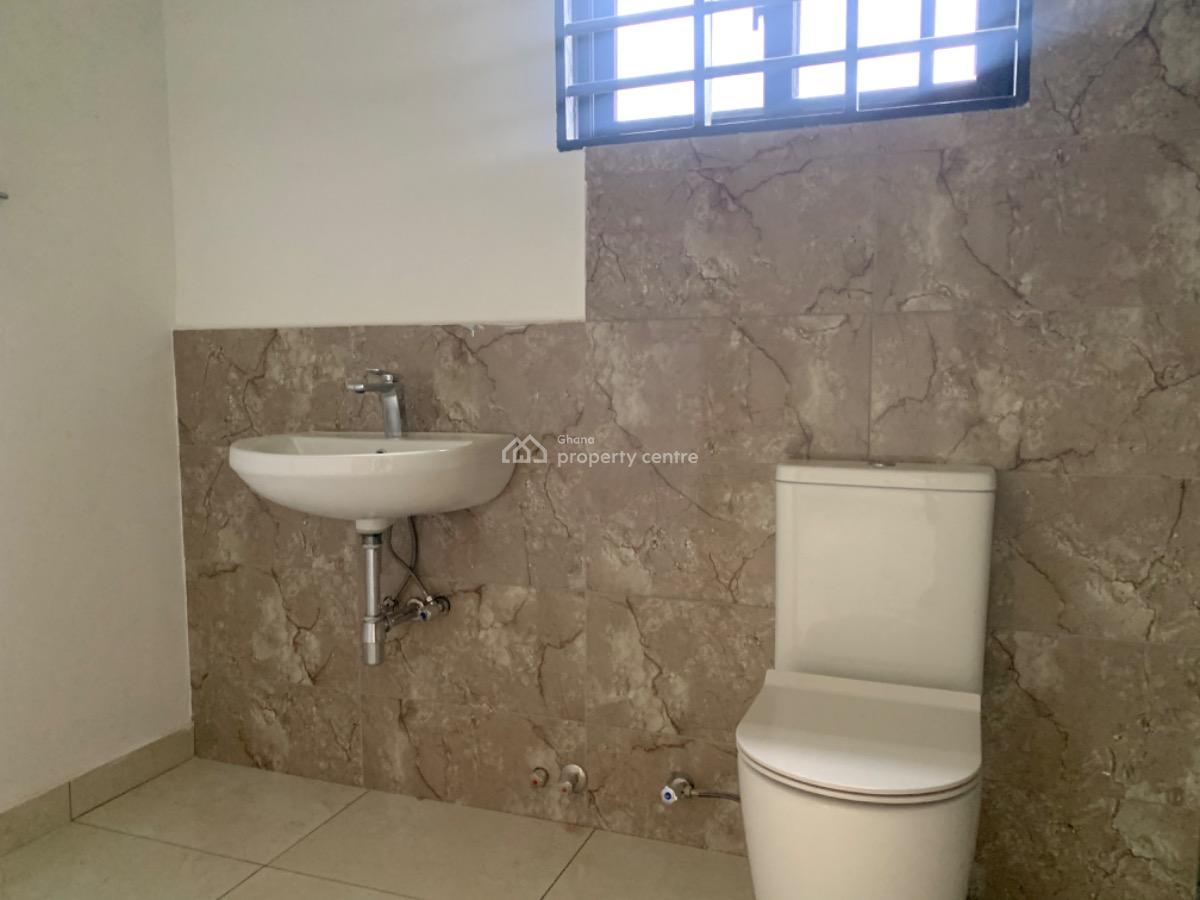 4 Bedrooms House with Boys Quarters, Oyarifa, La Nkwantanang Madina Municipal, Accra, Detached Duplex for Sale