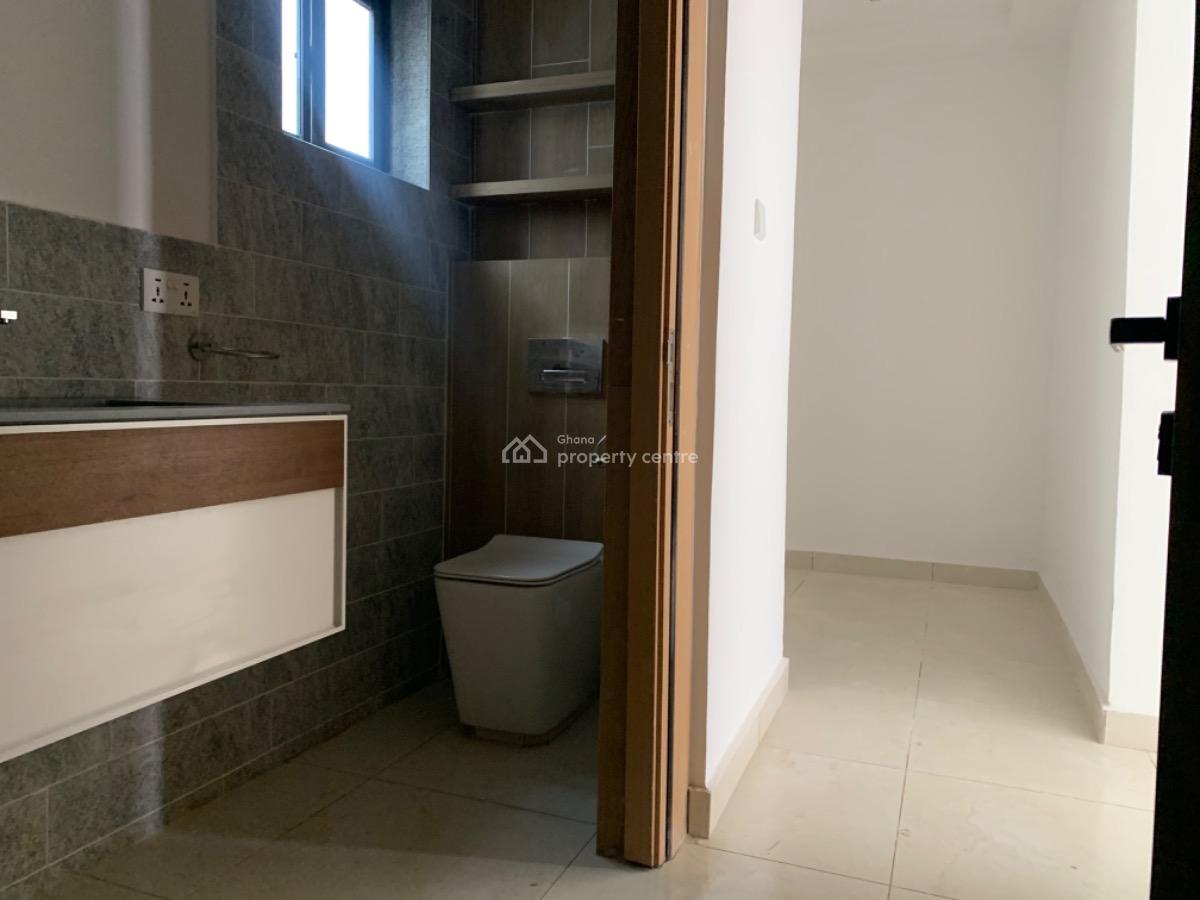 4 Bedrooms House with Boys Quarters, Oyarifa, La Nkwantanang Madina Municipal, Accra, Detached Duplex for Sale