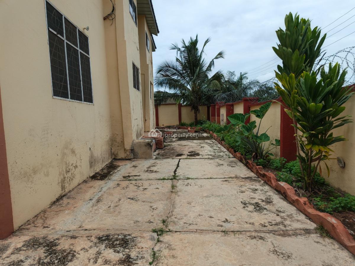 8 Bedrooms, Ejisu, Ejisu-juaben Municipal, Ashanti, House for Sale