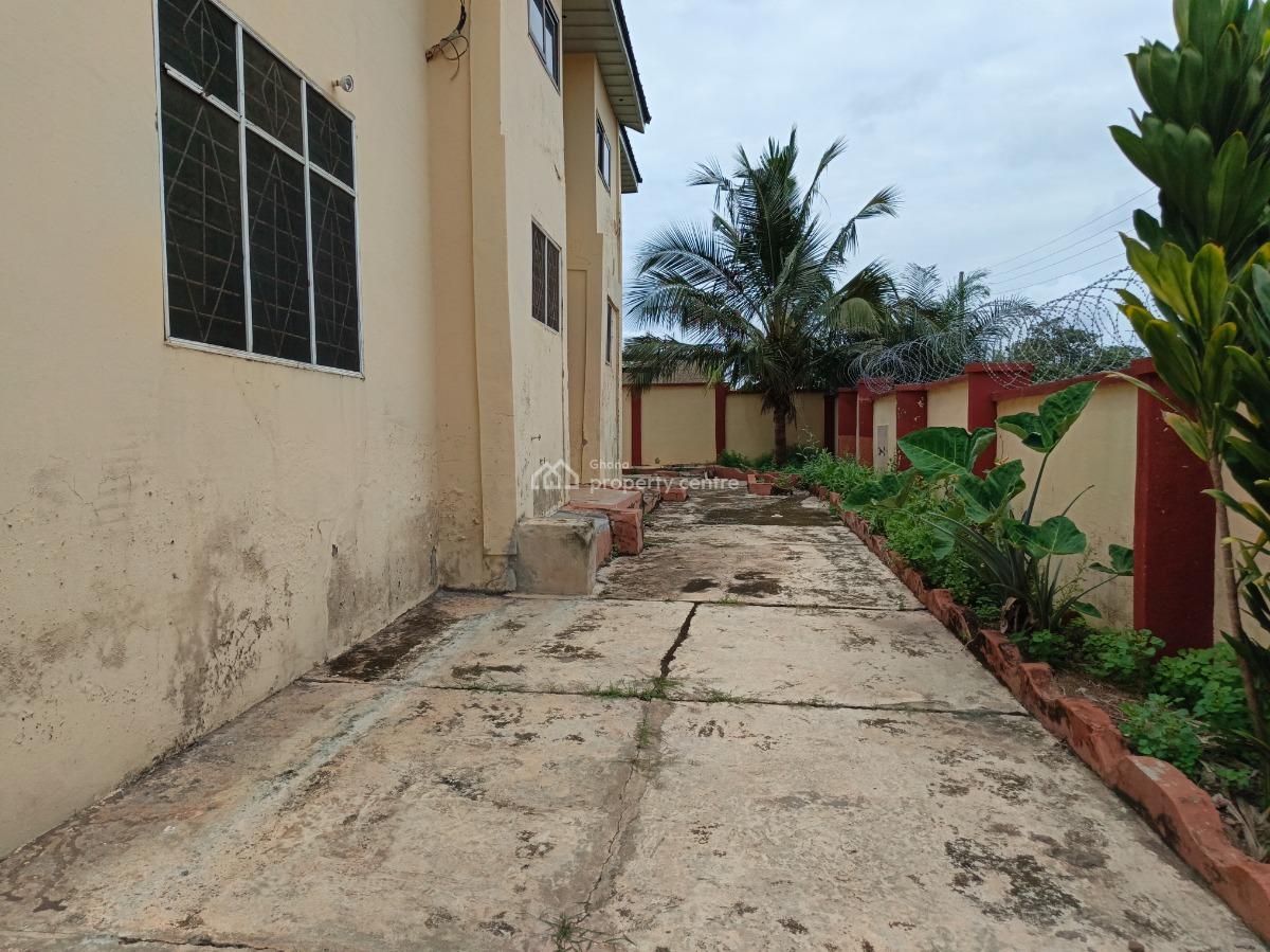 8 Bedrooms, Ejisu, Ejisu-juaben Municipal, Ashanti, House for Sale