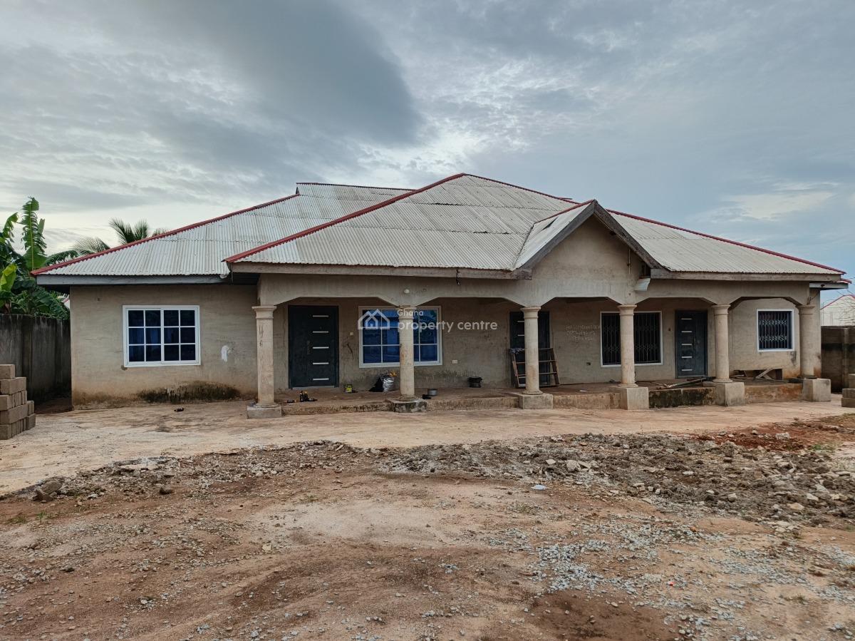 6 Bedrooms.      ( Plot / Land   130*100 ) Ft., Asuofia Nketia, Near Abrepo Owhim Amanfrom., Kumasi Metropolitan, Ashanti, House for Sale