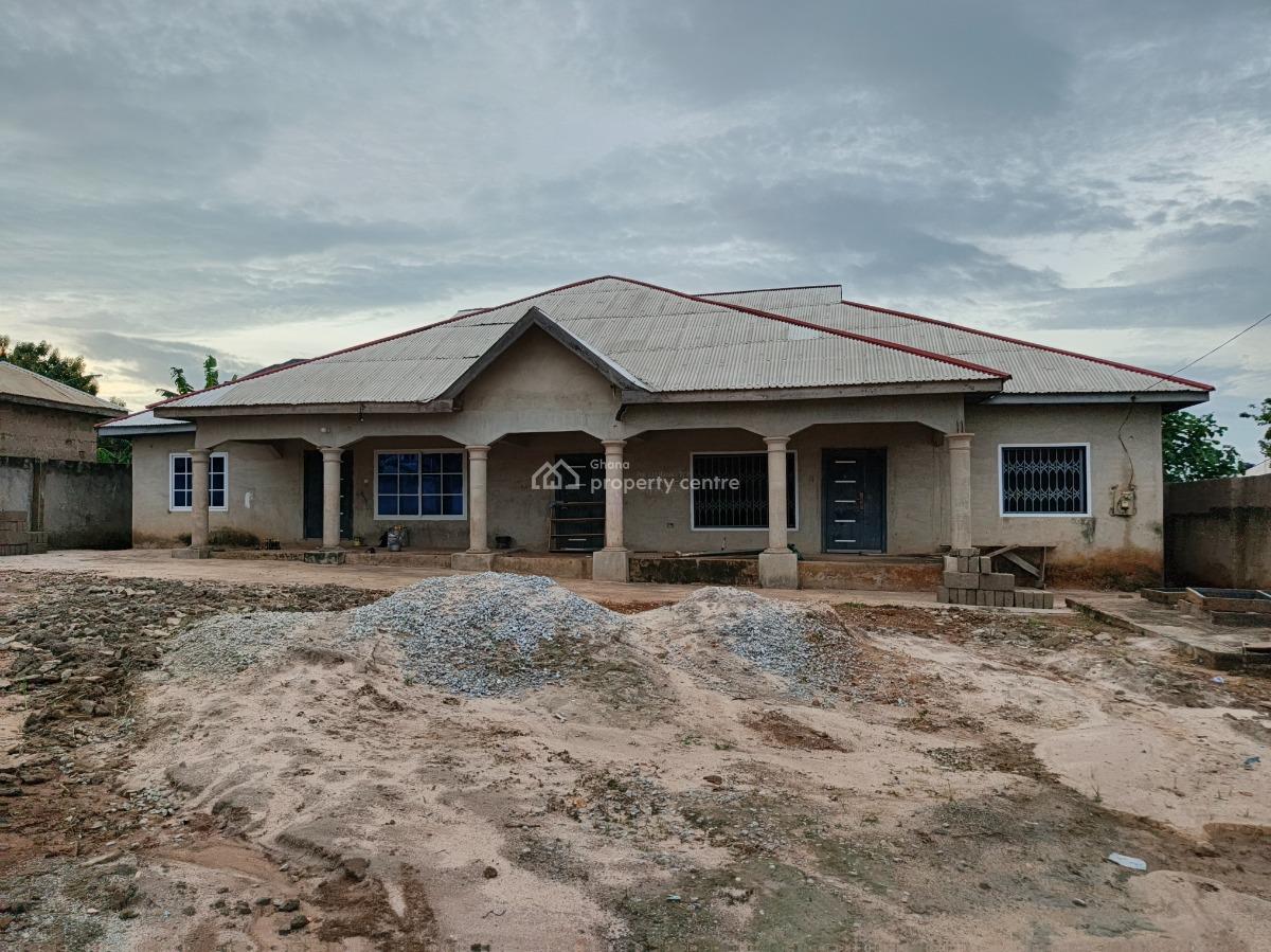 6 Bedrooms.      ( Plot / Land   130*100 ) Ft., Asuofia Nketia, Near Abrepo Owhim Amanfrom., Kumasi Metropolitan, Ashanti, House for Sale