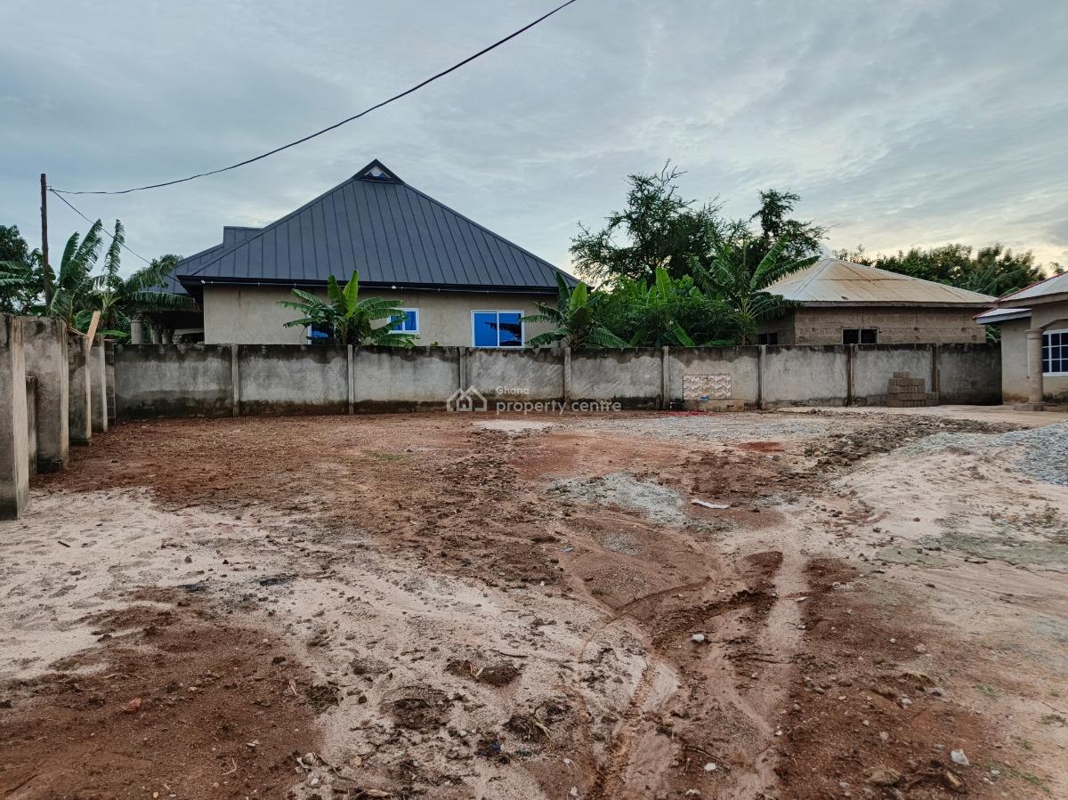 6 Bedrooms.      ( Plot / Land   130*100 ) Ft., Asuofia Nketia, Near Abrepo Owhim Amanfrom., Kumasi Metropolitan, Ashanti, House for Sale