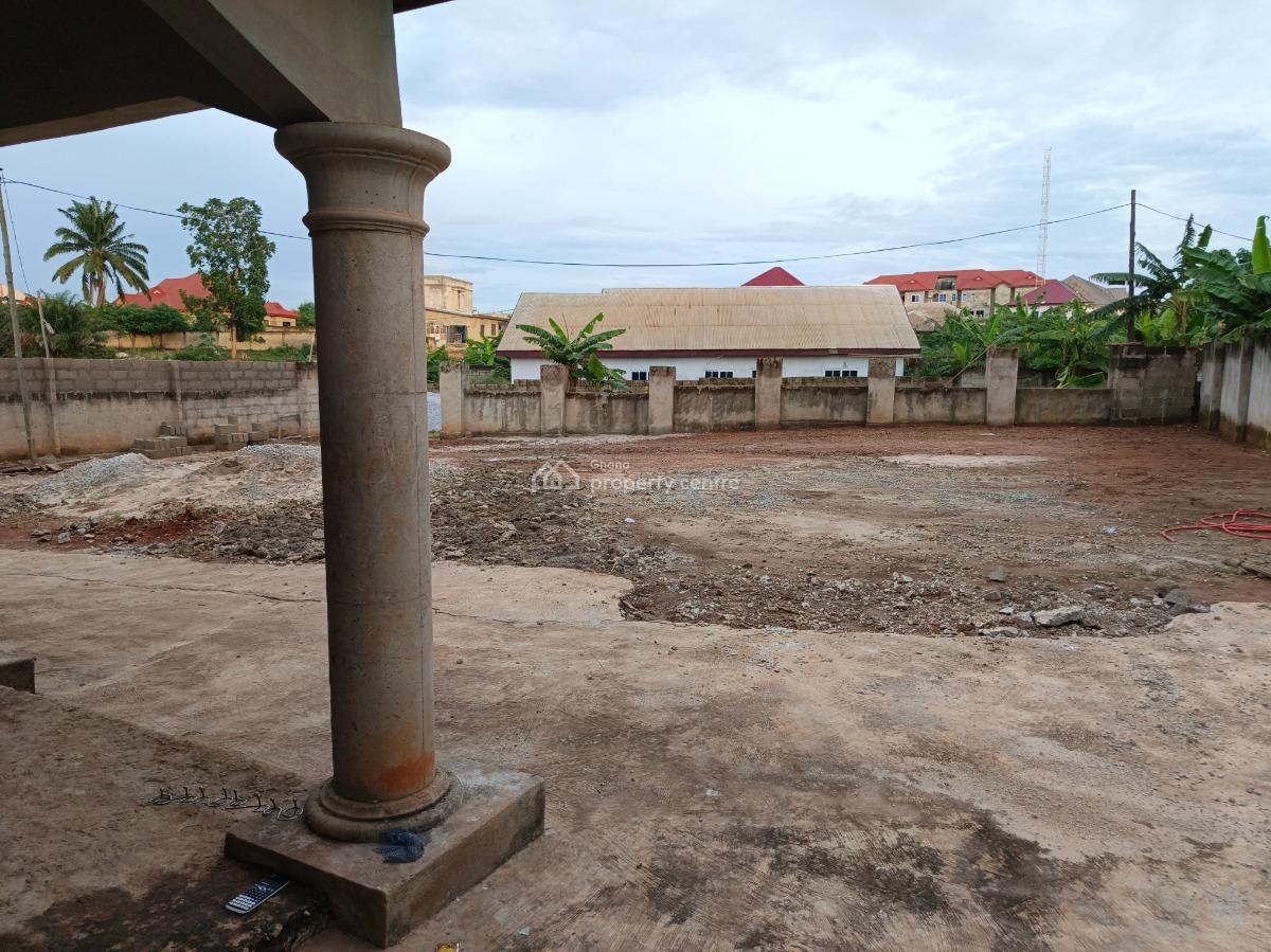 6 Bedrooms.      ( Plot / Land   130*100 ) Ft., Asuofia Nketia, Near Abrepo Owhim Amanfrom., Kumasi Metropolitan, Ashanti, House for Sale