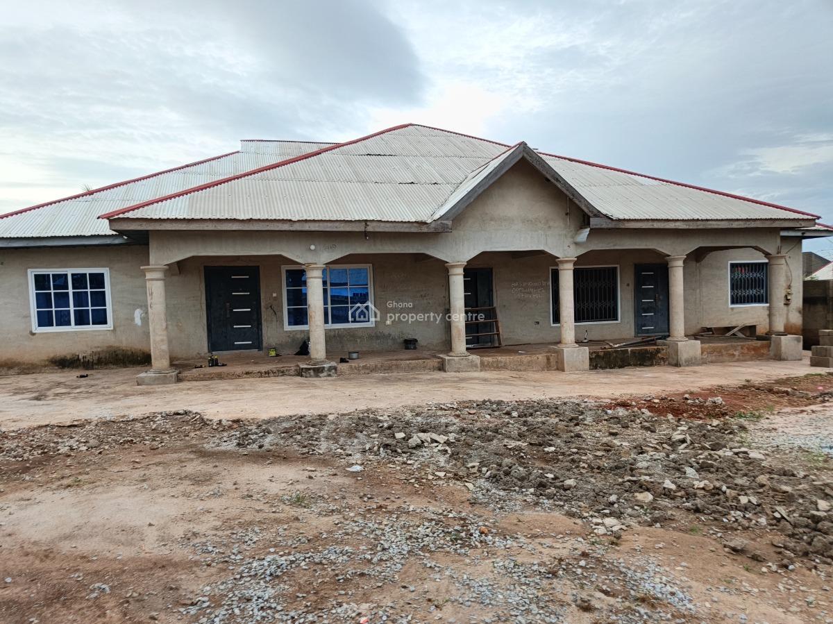 6 Bedrooms.      ( Plot / Land   130*100 ) Ft., Asuofia Nketia, Near Abrepo Owhim Amanfrom., Kumasi Metropolitan, Ashanti, House for Sale