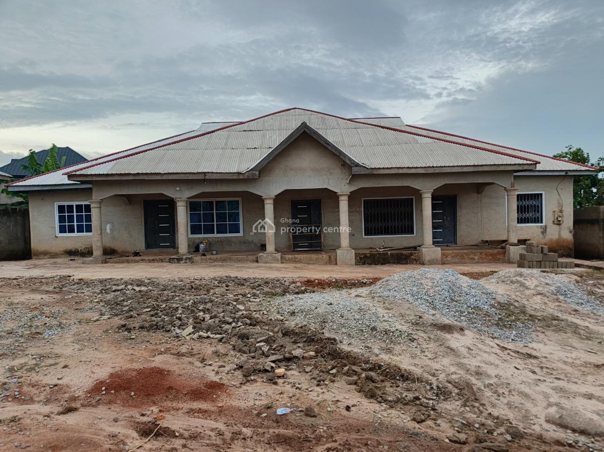 6 Bedrooms.      ( Plot / Land   130*100 ) Ft., Asuofia Nketia, Near Abrepo Owhim Amanfrom., Kumasi Metropolitan, Ashanti, House for Sale