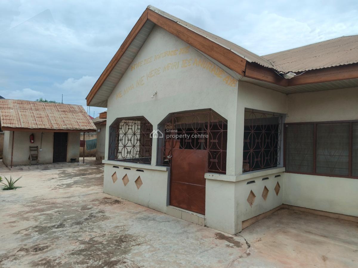 5 Bedrooms, Kronum, Near Suame Markro., Kumasi Metropolitan, Ashanti, House for Sale