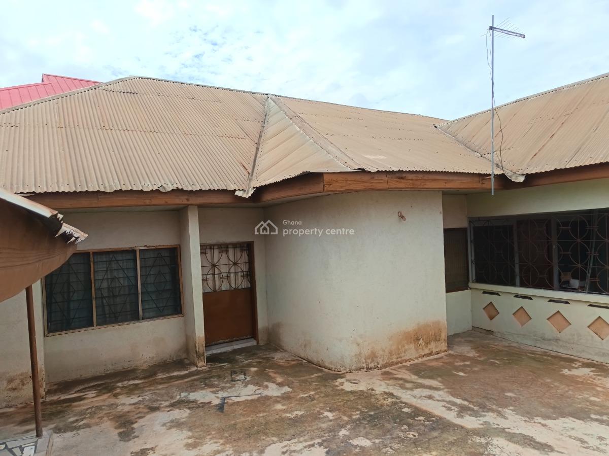 5 Bedrooms, Kronum, Near Suame Markro., Kumasi Metropolitan, Ashanti, House for Sale