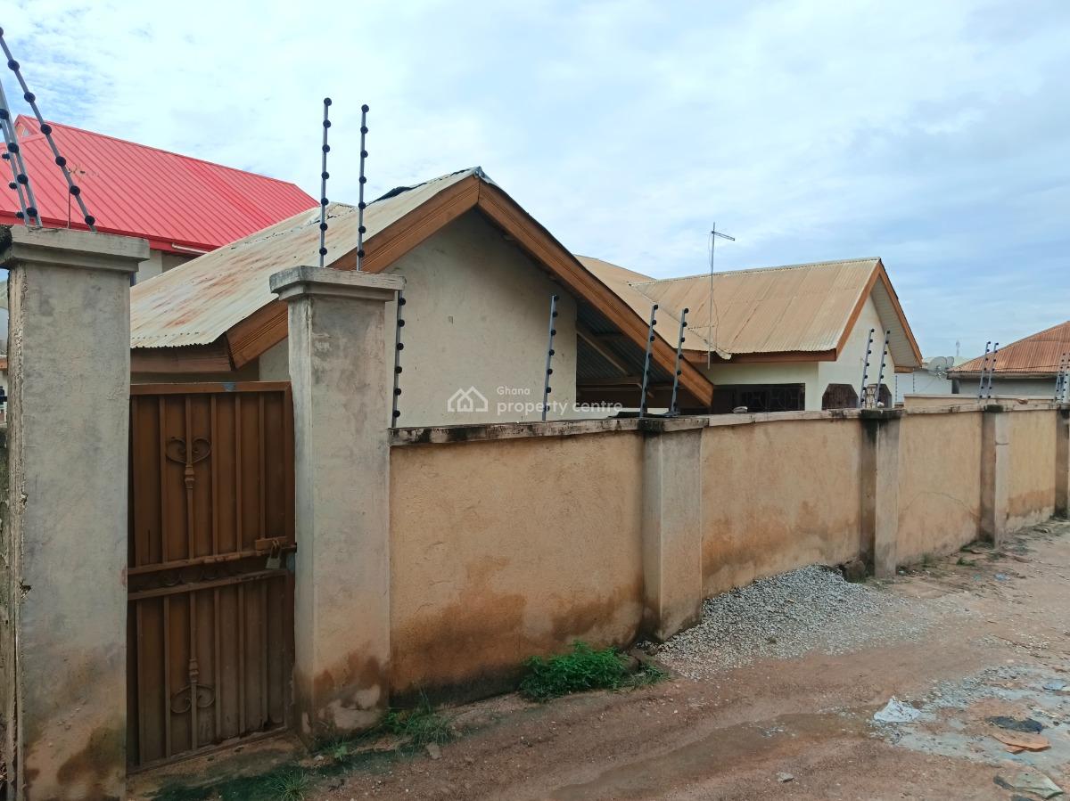 5 Bedrooms, Kronum, Near Suame Markro., Kumasi Metropolitan, Ashanti, House for Sale