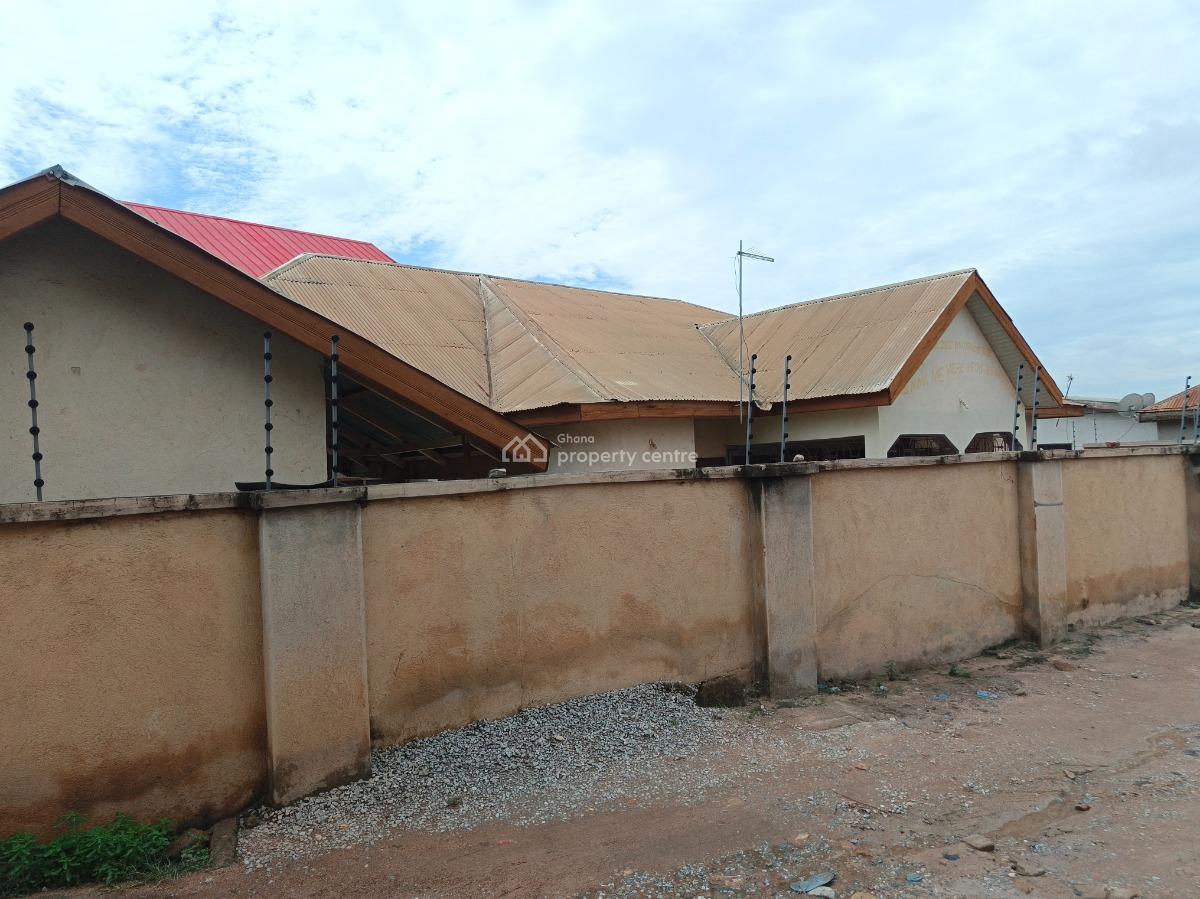 5 Bedrooms, Kronum, Near Suame Markro., Kumasi Metropolitan, Ashanti, House for Sale