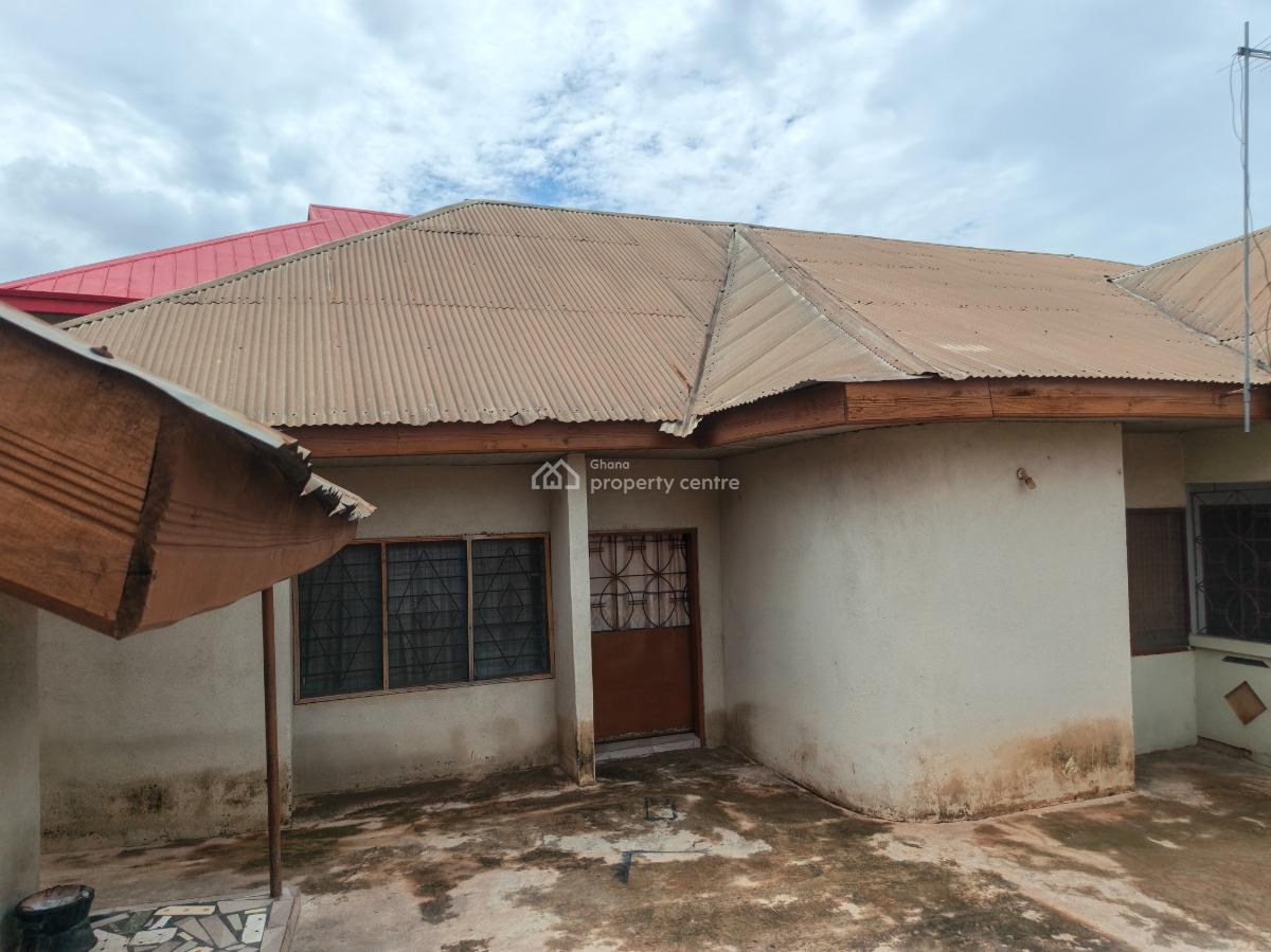 5 Bedrooms, Kronum, Near Suame Markro., Kumasi Metropolitan, Ashanti, House for Sale