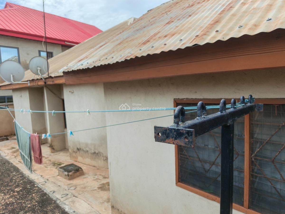 5 Bedrooms, Kronum, Near Suame Markro., Kumasi Metropolitan, Ashanti, House for Sale