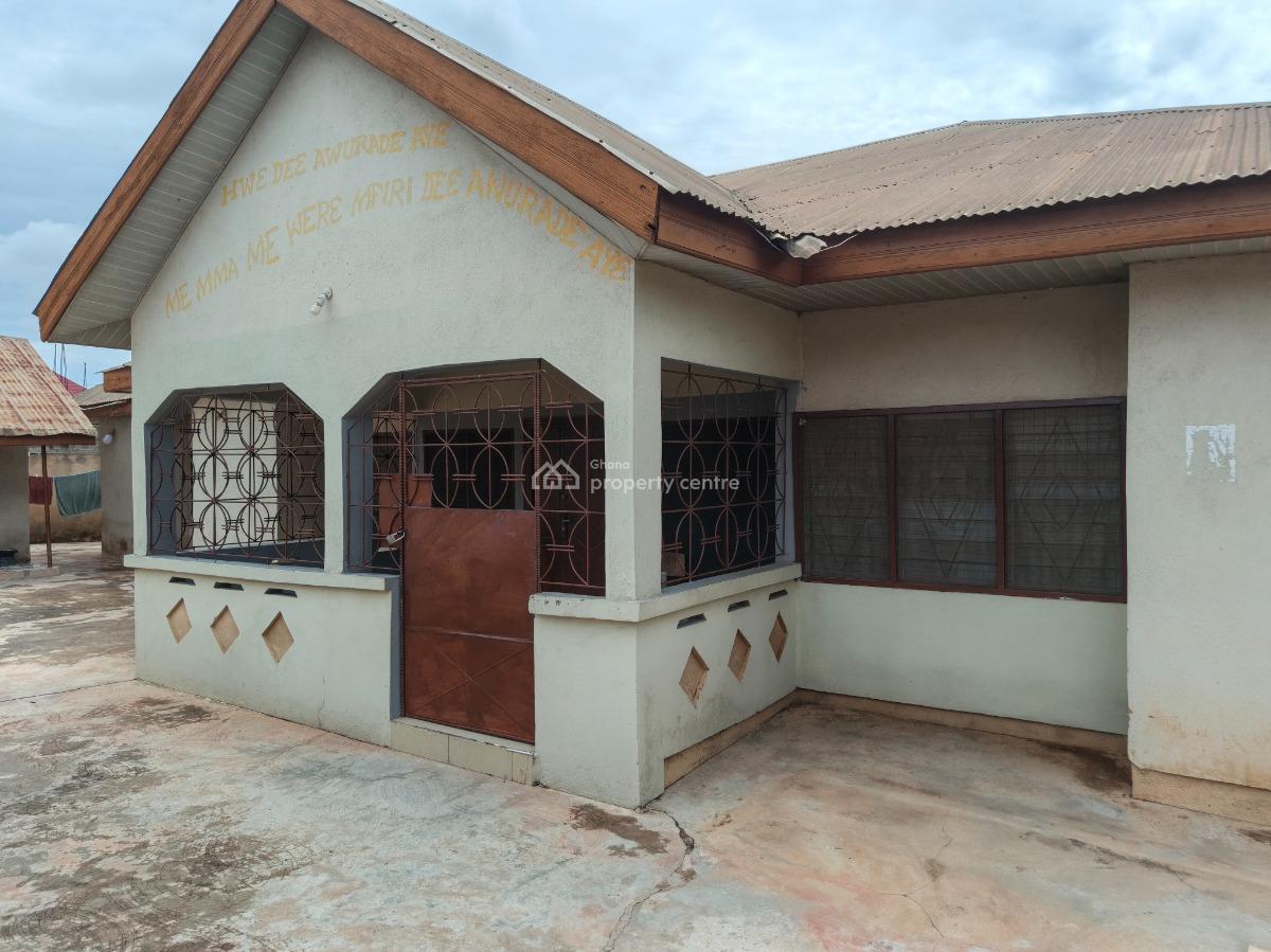 5 Bedrooms, Kronum, Near Suame Markro., Kumasi Metropolitan, Ashanti, House for Sale