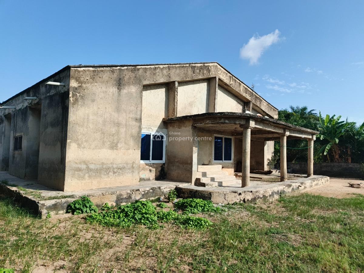 4 Bedrooms, Duase New Site, Near Buokrom, Kumasi Airport., Kumasi Metropolitan, Ashanti, House for Sale