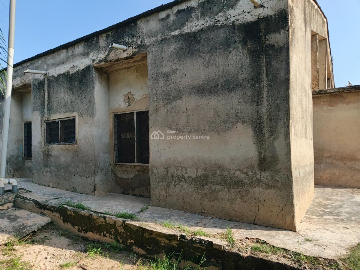 4 Bedrooms, Duase New Site, Near Buokrom, Kumasi Airport., Kumasi Metropolitan, Ashanti, House for Sale
