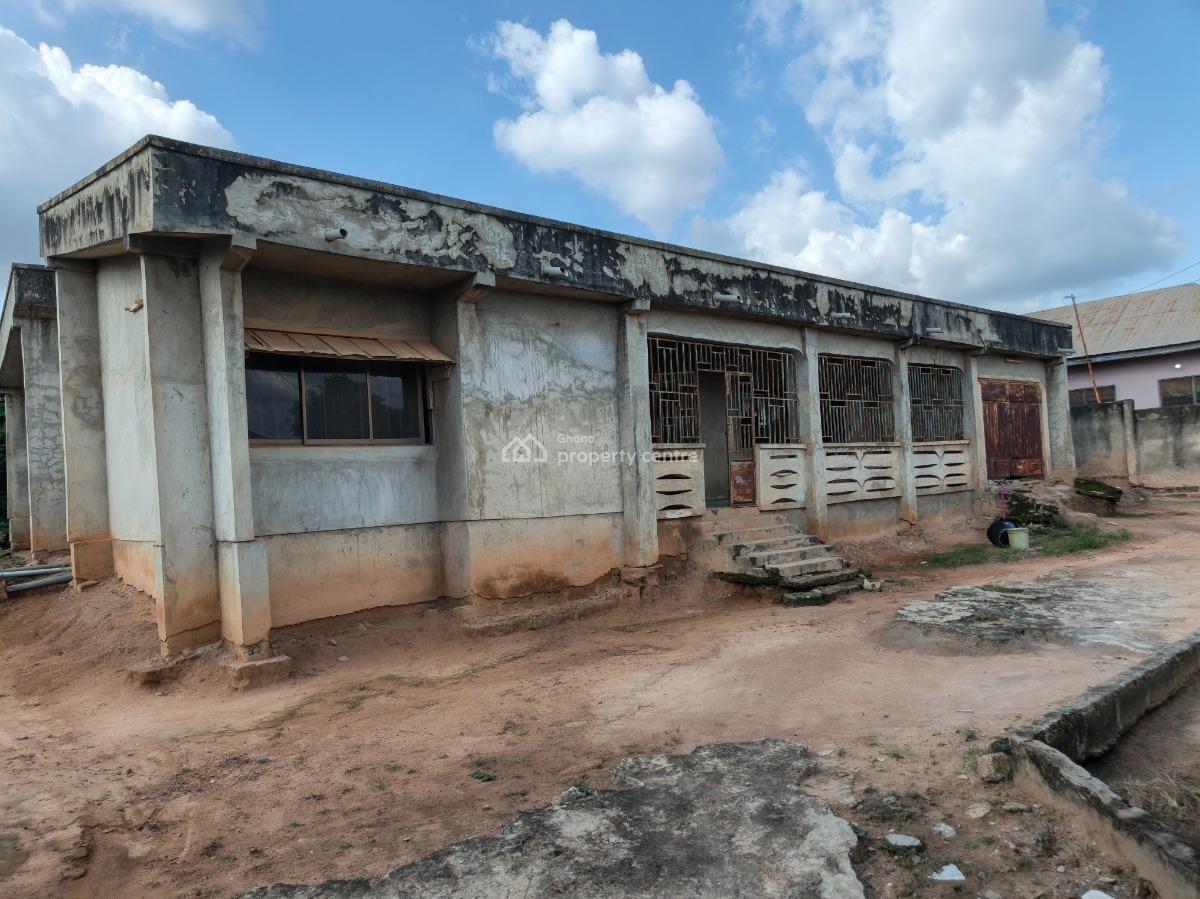 7 Bedrooms House, Emina, Near Tech, Knust, Boadi., Kumasi Metropolitan, Ashanti, House for Sale