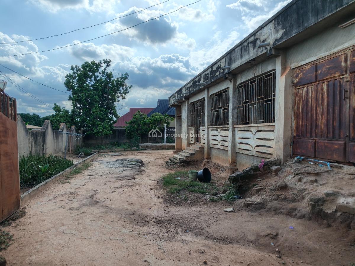 7 Bedrooms House, Emina, Near Tech, Knust, Boadi., Kumasi Metropolitan, Ashanti, House for Sale