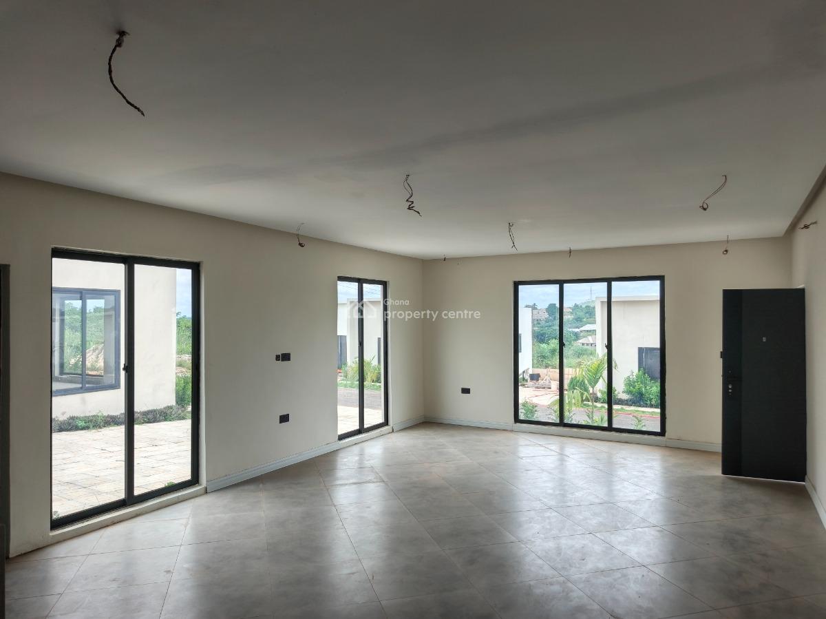 2 Bedrooms House, Abuakwa Akropong., Kumasi Metropolitan, Ashanti, House for Sale