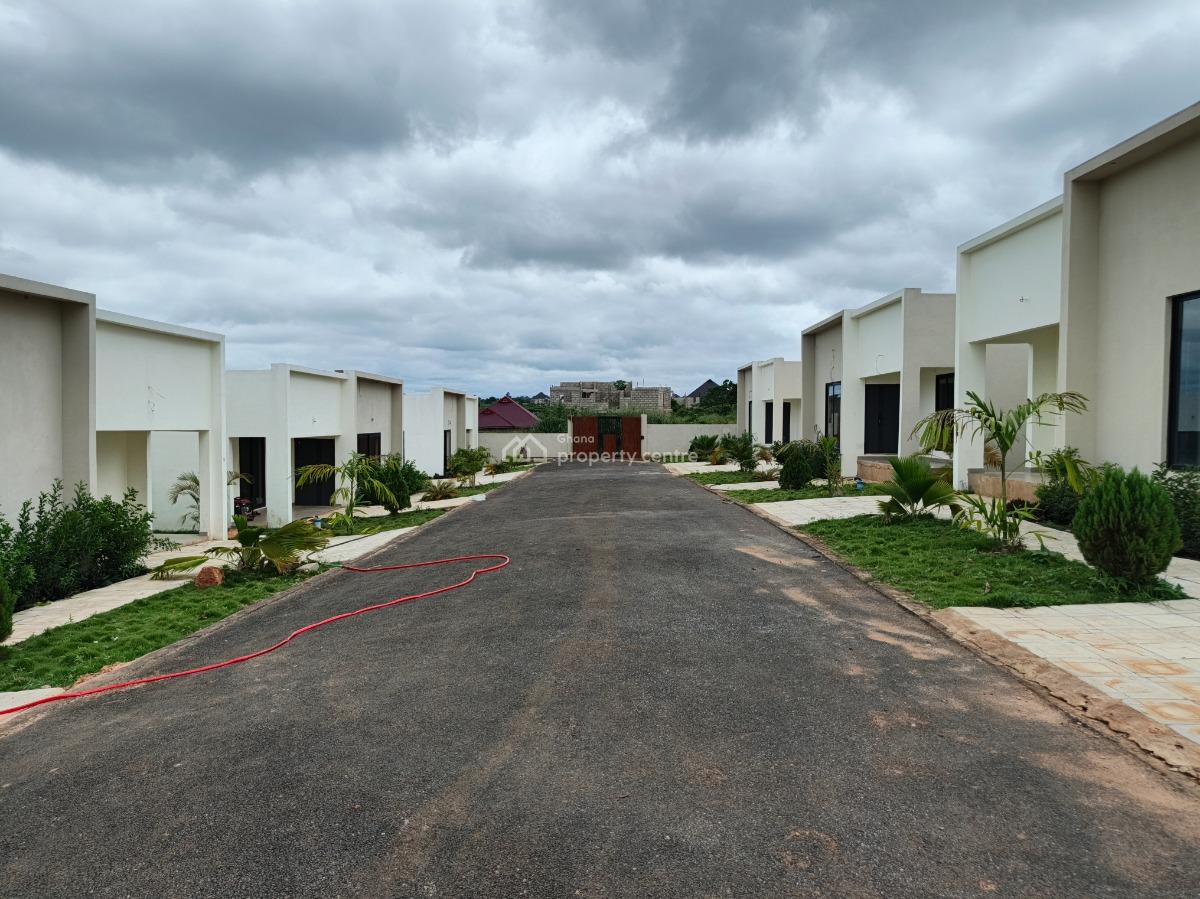 2 Bedrooms House, Abuakwa Akropong., Kumasi Metropolitan, Ashanti, House for Sale