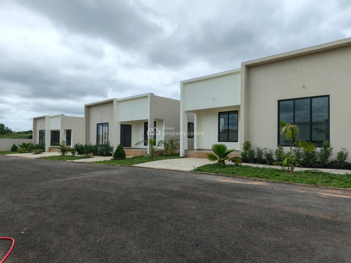 2 Bedrooms House, Abuakwa Akropong., Kumasi Metropolitan, Ashanti, House for Sale