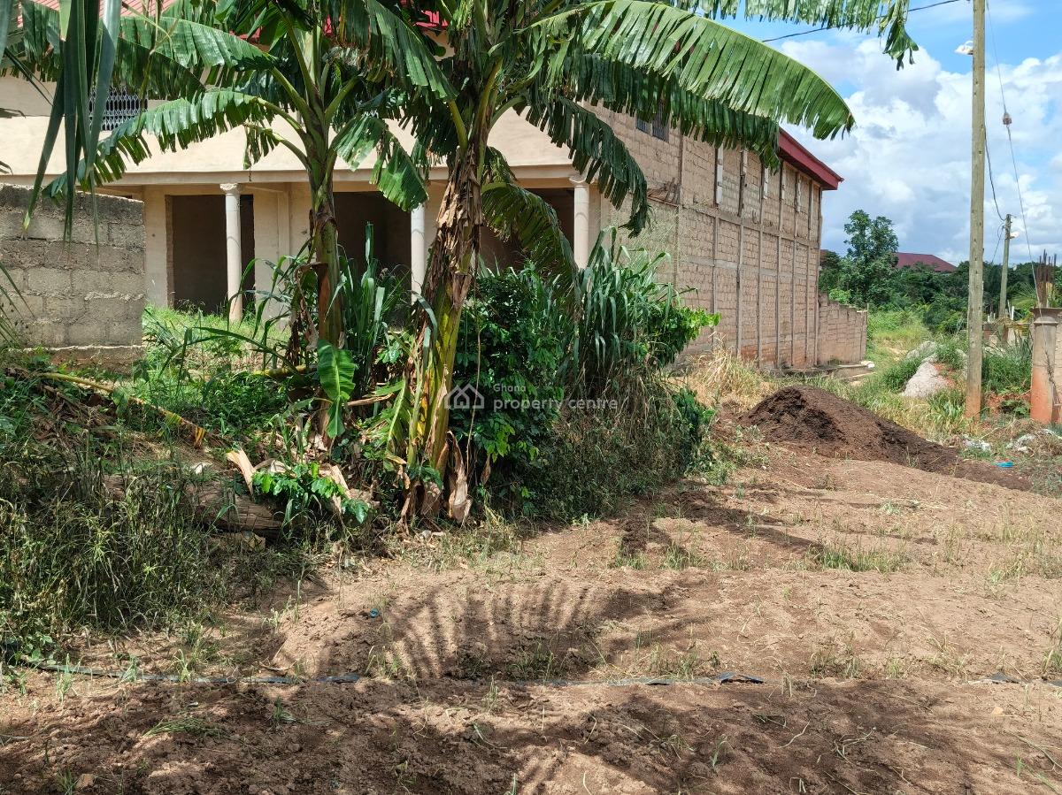 Plot.            ( 5th Plot Main Road), Asuofia Nketia. on Abrepo Road., Kumasi Metropolitan, Ashanti, Land for Sale