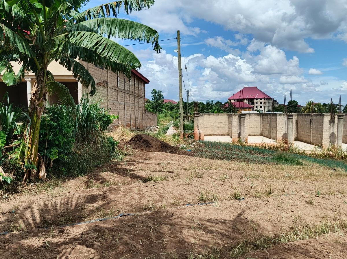 Plot.            ( 5th Plot Main Road), Asuofia Nketia. on Abrepo Road., Kumasi Metropolitan, Ashanti, Land for Sale