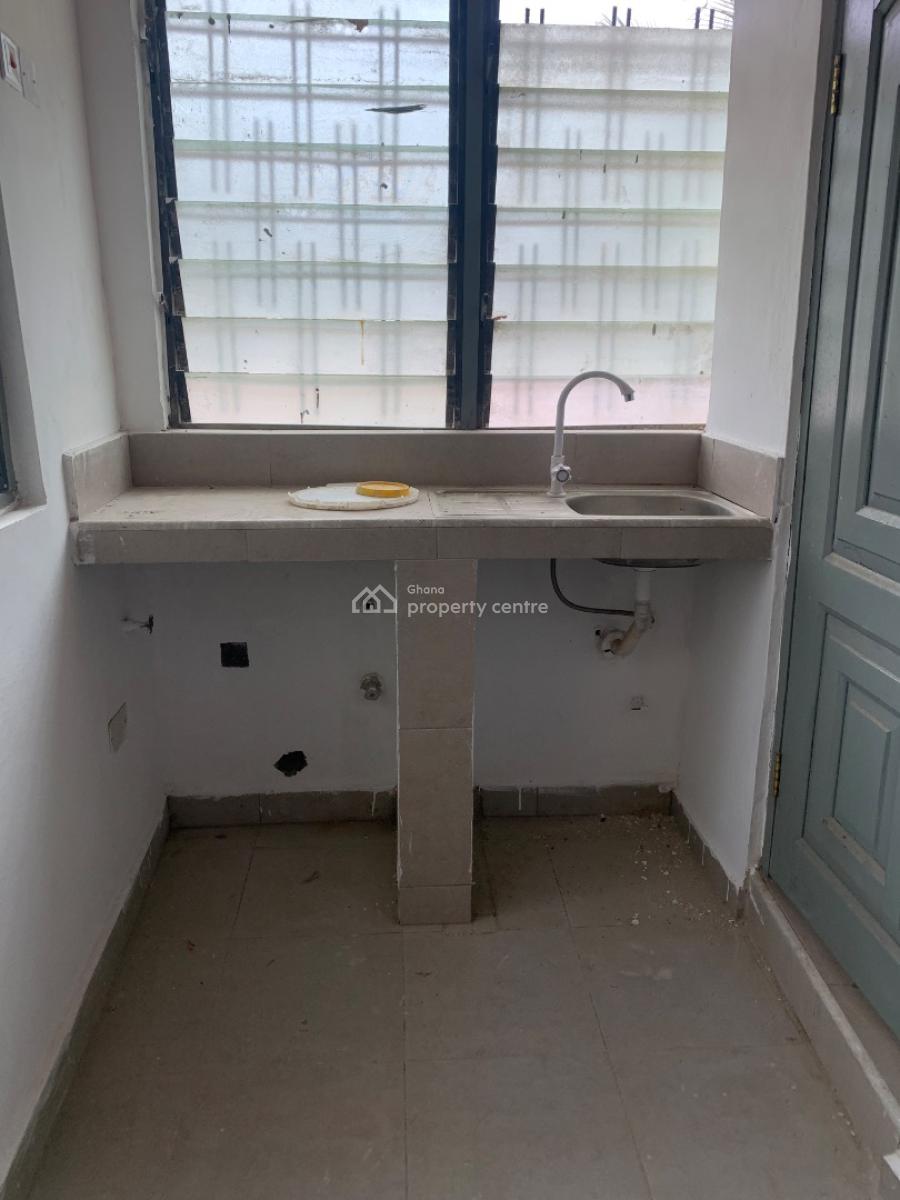 Single Room S/c @ Christian Village, Ga East Municipal, Accra, Apartment for Rent