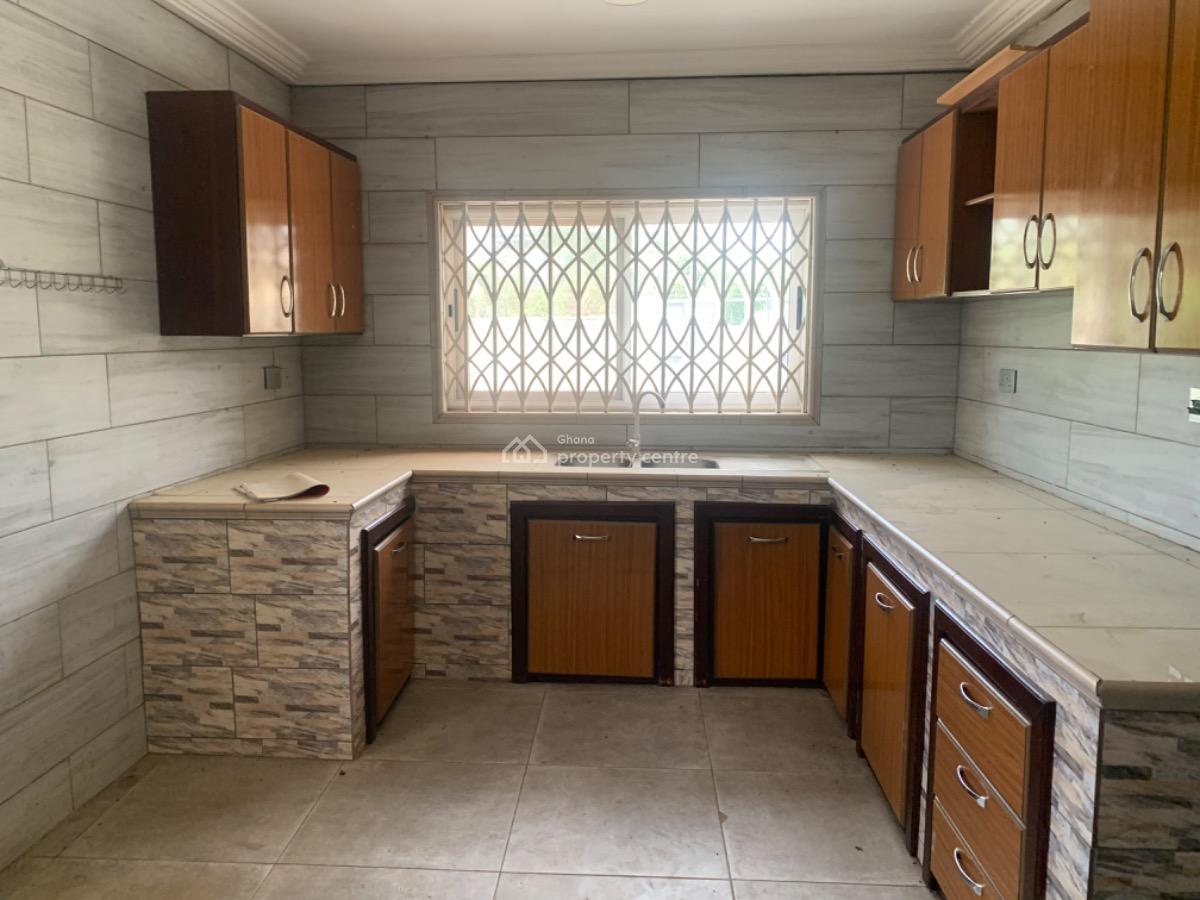 3 Bedrooms Old House, Ayimensah, Oyarifa, La Nkwantanang Madina Municipal, Accra, Detached Duplex for Sale