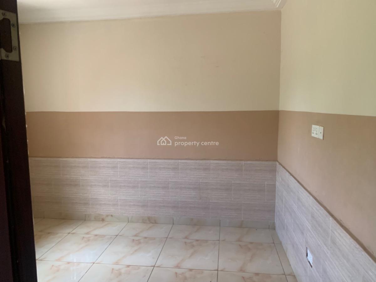 3 Bedrooms Old House, Ayimensah, Oyarifa, La Nkwantanang Madina Municipal, Accra, Detached Duplex for Sale