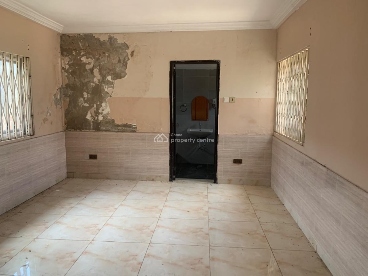 3 Bedrooms Old House, Ayimensah, Oyarifa, La Nkwantanang Madina Municipal, Accra, Detached Duplex for Sale