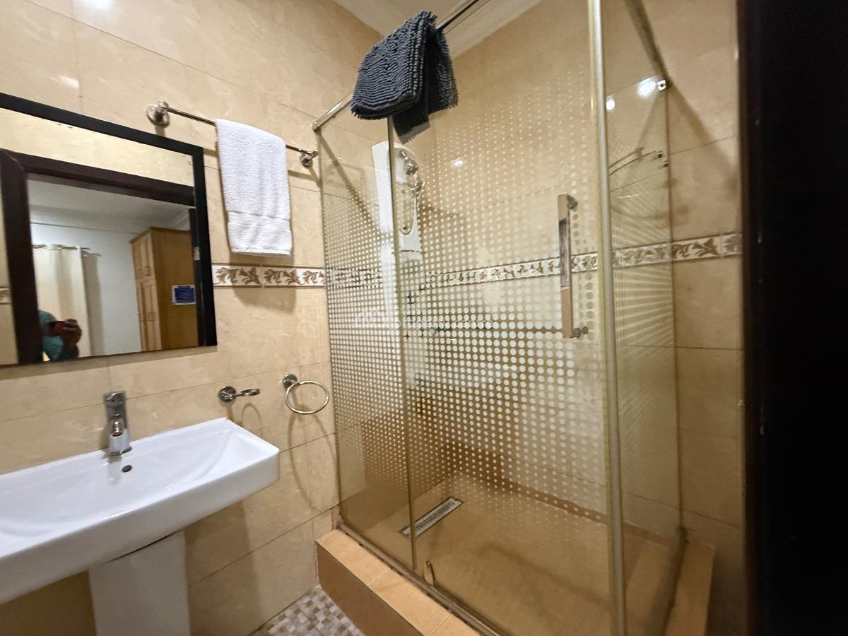Furnished 2 Bedroom Apartment in a Gated Community with Swimming Pool, North Ridge, Accra, Apartment for Rent