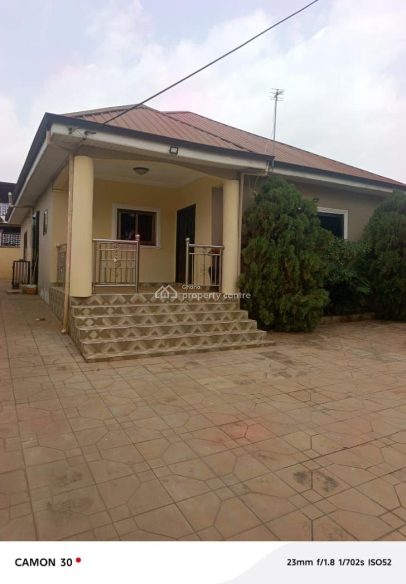 Decent 3-bed Home @ Adenta (amrahia), Ghana, Amrahia, Adenta Municipal, Accra, House for Sale