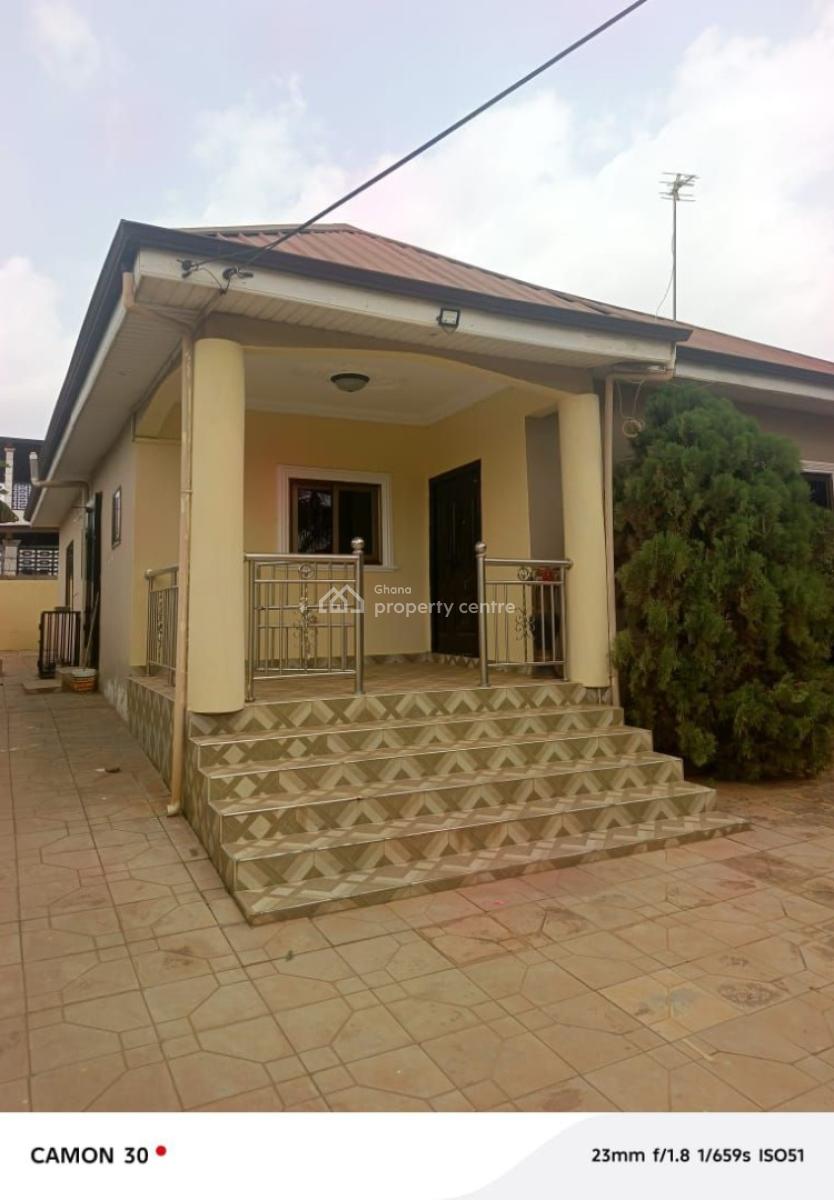Decent 3-bed Home @ Adenta (amrahia), Ghana, Amrahia, Adenta Municipal, Accra, House for Sale