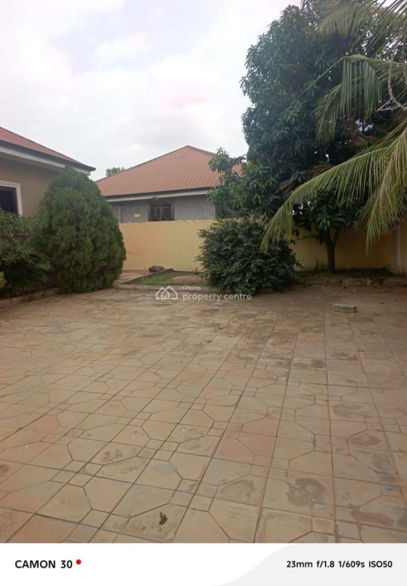 Decent 3-bed Home @ Adenta (amrahia), Ghana, Amrahia, Adenta Municipal, Accra, House for Sale