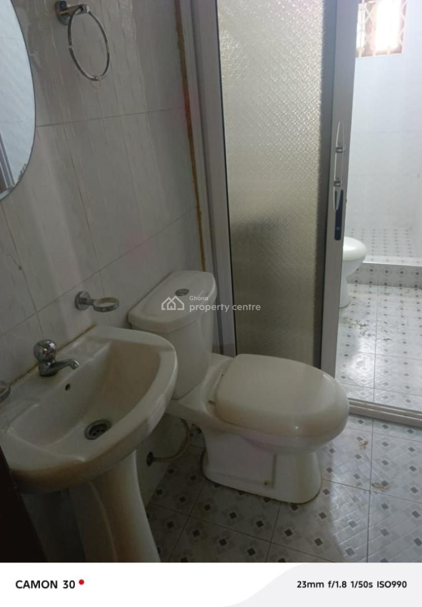 Decent 3-bed Home @ Adenta (amrahia), Ghana, Amrahia, Adenta Municipal, Accra, House for Sale
